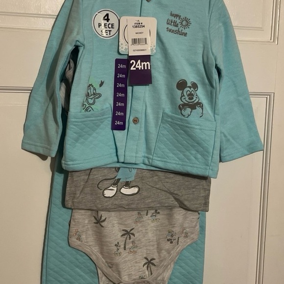 24 MONTH INFANT DISNEY BABY TODDLER 4 PIECE LAYETTE SET, MICKEY & FRIENDS - Picture 3 of 7
